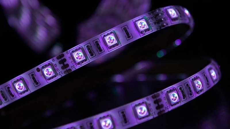 SWG Standard Светодиодная лента 5050, 60 LED/м, 14,4 Вт/м, 24В , IP68, Цвет: RGB, SWG560-24-14.4-RGB-68-M