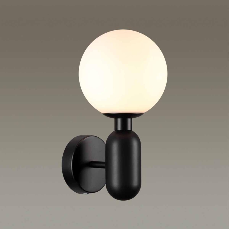 Бра Odeon Light 4668/1W