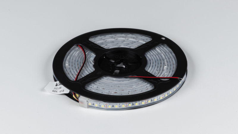 SWG Standard Светодиодная лента 3528, 120 LED/м, 9,6 Вт/м, 12В , IP66, Цвет: Холодный белый, SWG3120-12-9.6-W-66-M