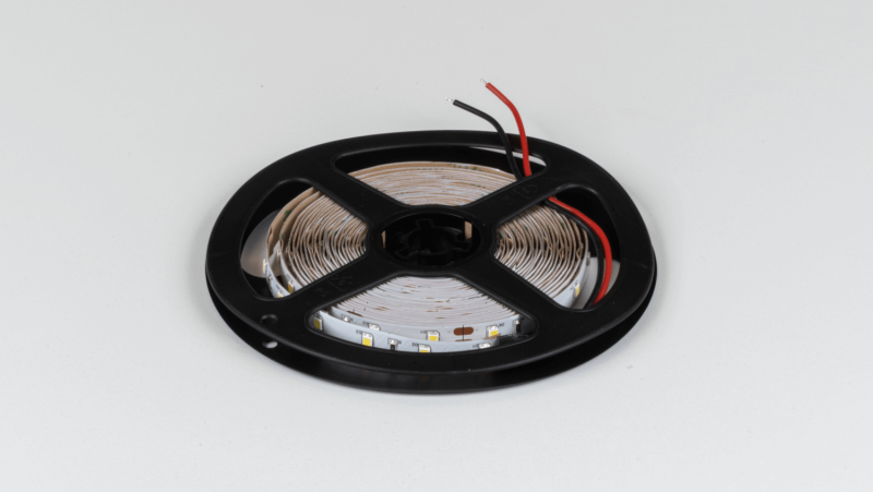 SWG PRO Светодиодная лента SWG PRO 2835, 60 LED/м, 4,8 Вт/м, 24В , IP20, Цвет: Холодный белый, SWG2P60-24-4.8-W